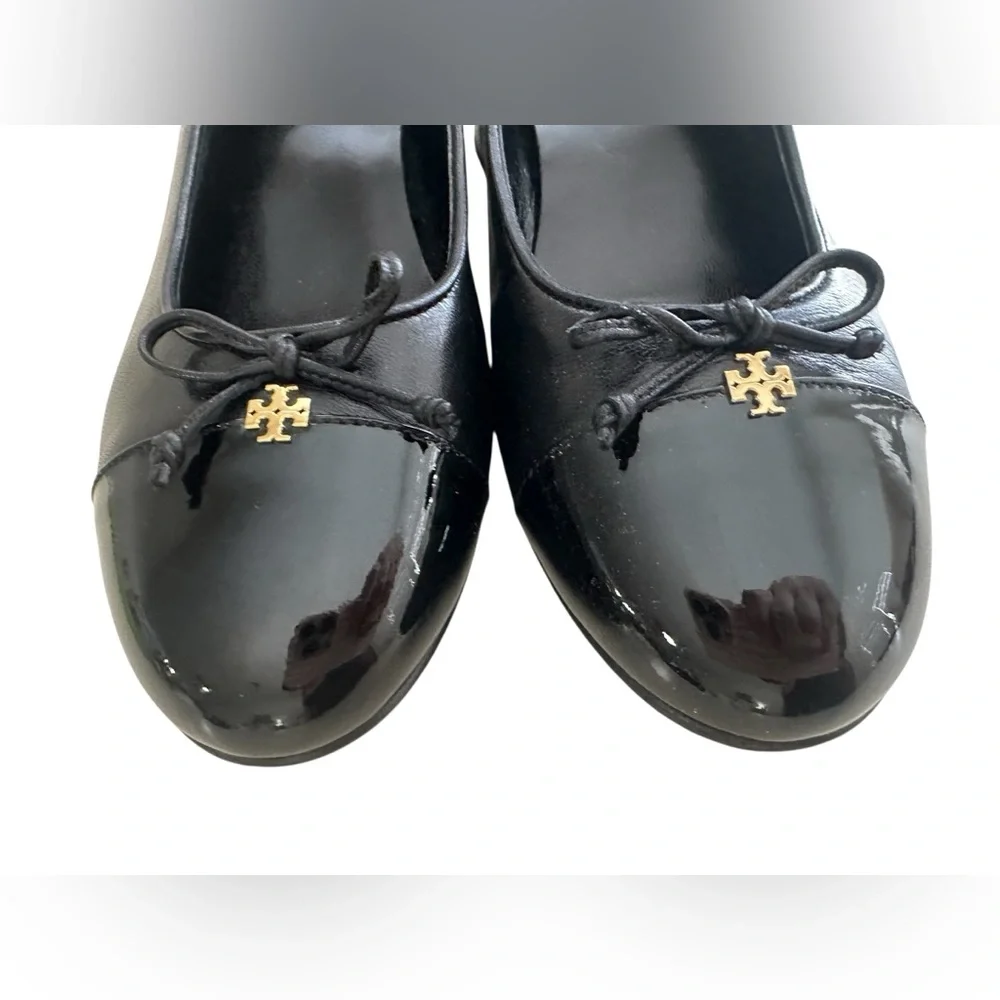TORY BURCH BLACK CAP TOE PUMP HEEL | 8